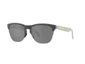 Oakley Frogskins Lite Zonnebril OO 0OO9374 937451